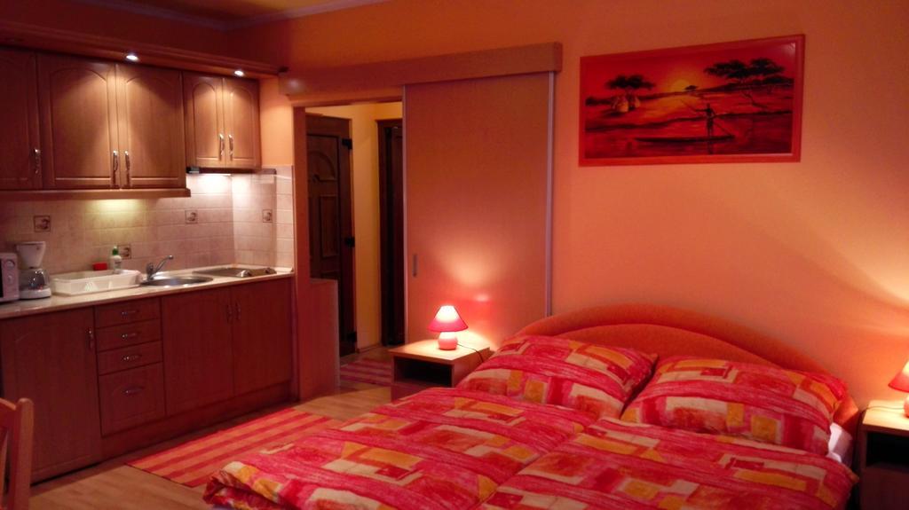 Balaton Wellness Apartman Siofok Room photo